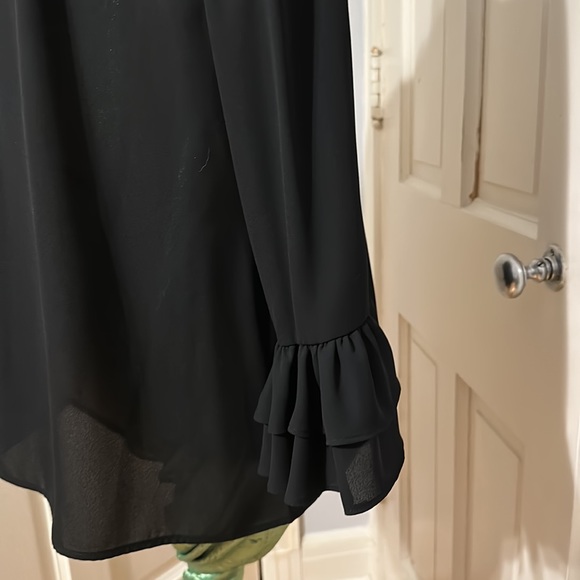 Elle Blouse - Picture 7 of 8